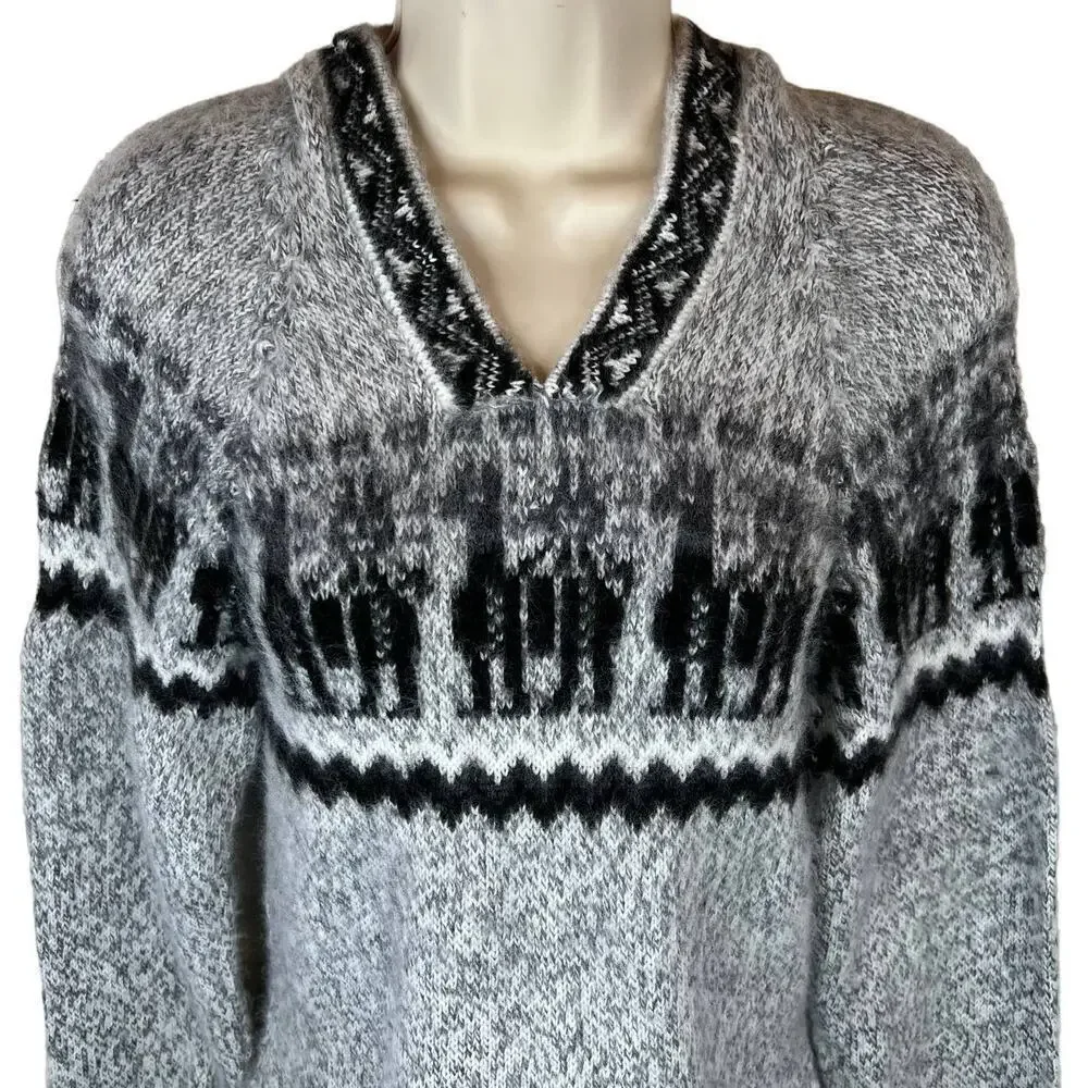 Peruvian Wool Blend Sweater in Gray and Black Women's Size Medium - Picture 2 of 9